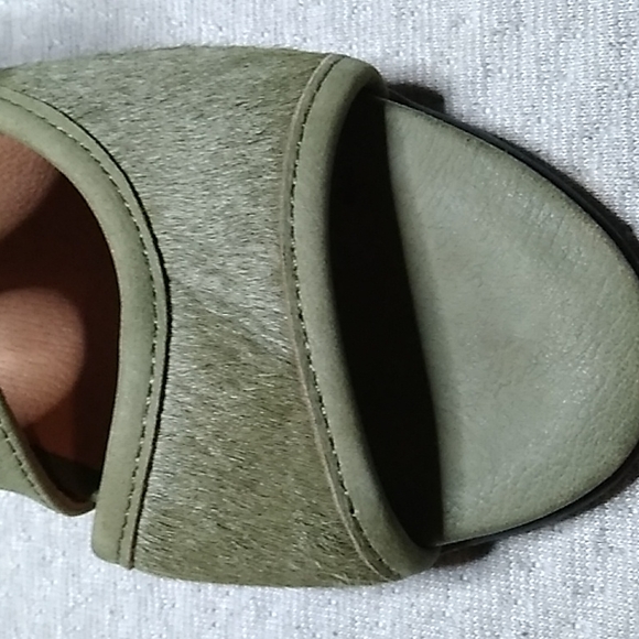 Bussola Sandals with fur Accents Sz 5.5 - Picture 3 of 8